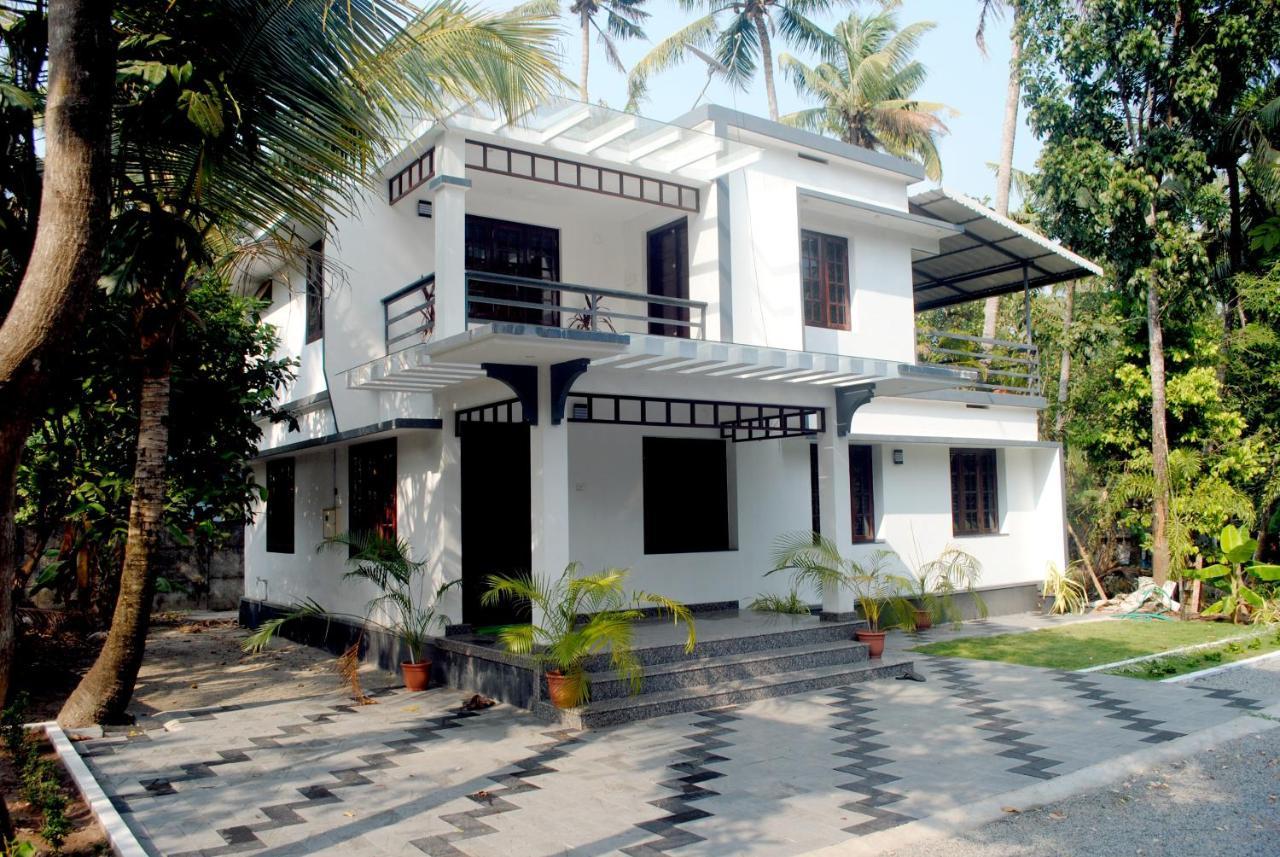 Nice Villa Irimbranallur Exterior foto